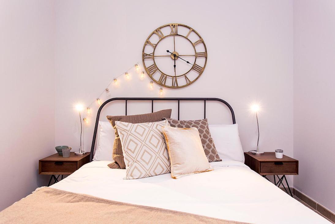 Stay U-Nique Apartments Fira Bcn Оспиталет де Лобрегат Стая снимка