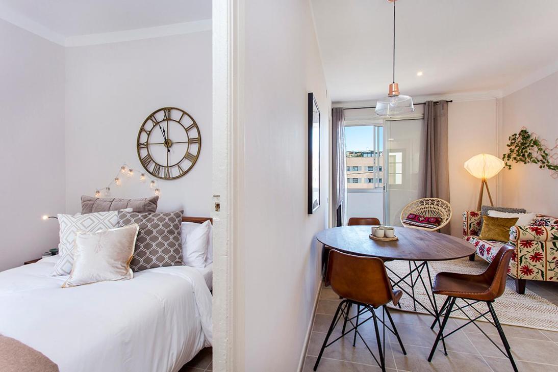 Stay U-Nique Apartments Fira Bcn Оспиталет де Лобрегат Стая снимка